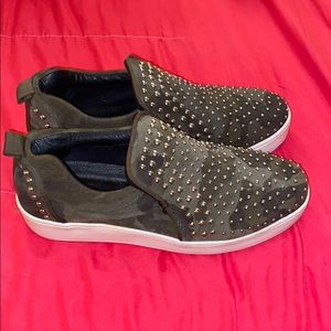 Steven by Steve Madden  camo slip ons
